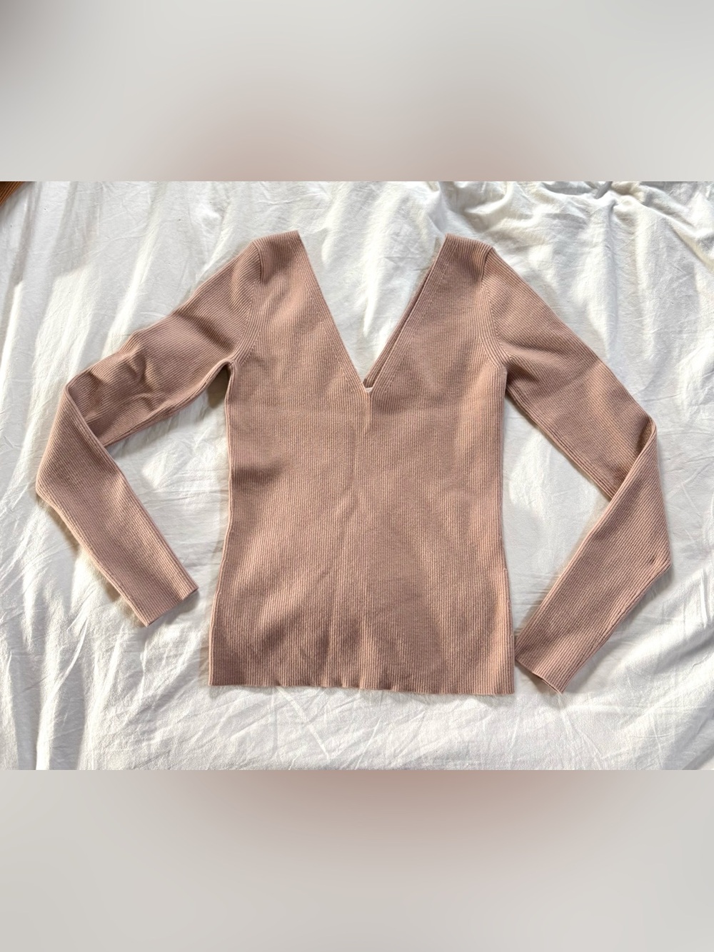 Aritzia Wilfred Merino Wool Ribbed V Neck Sweater Top size M